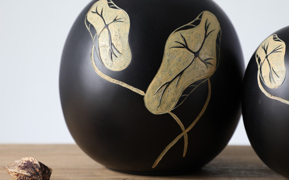 Decorative vase with an artistic and Modern organic design,vase