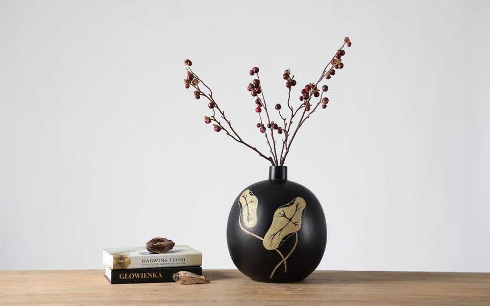 Decorative vase with an artistic and Modern organic design,vase