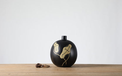 Decorative vase with an artistic and Modern organic design,vase