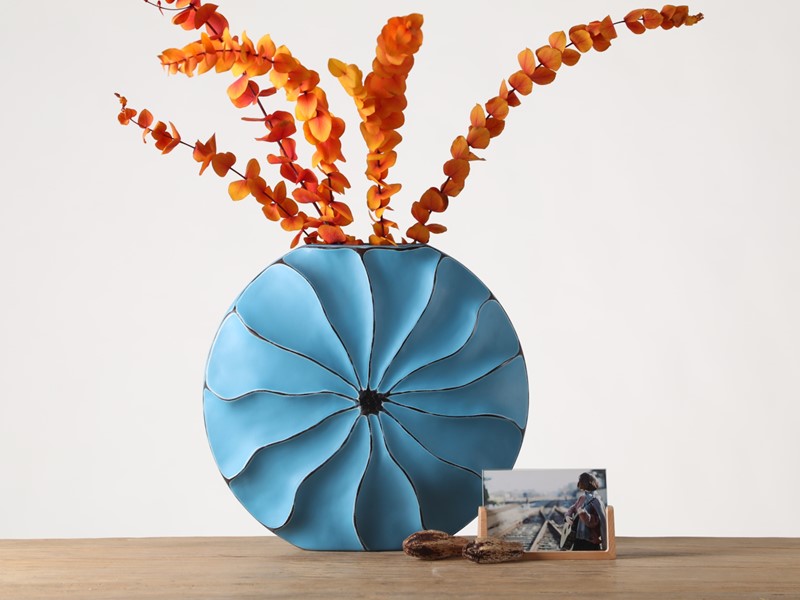 Modern artistic, sculptural, and contemporary eclectic,Round, Organic Shape