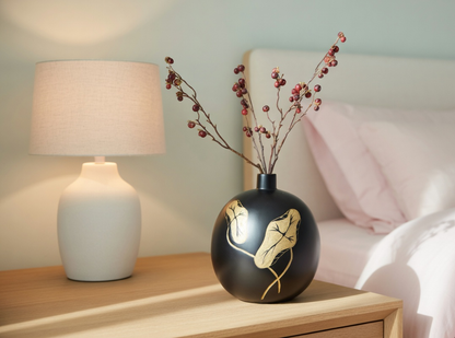 Decorative vase with an artistic and Modern organic design,vase