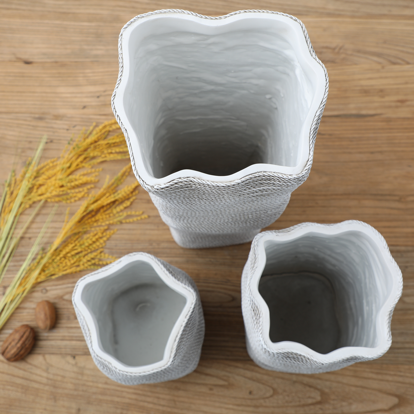 Modern organic, wabi-sabi, and minimalist contemporary,Tall, Asymmetrical Form