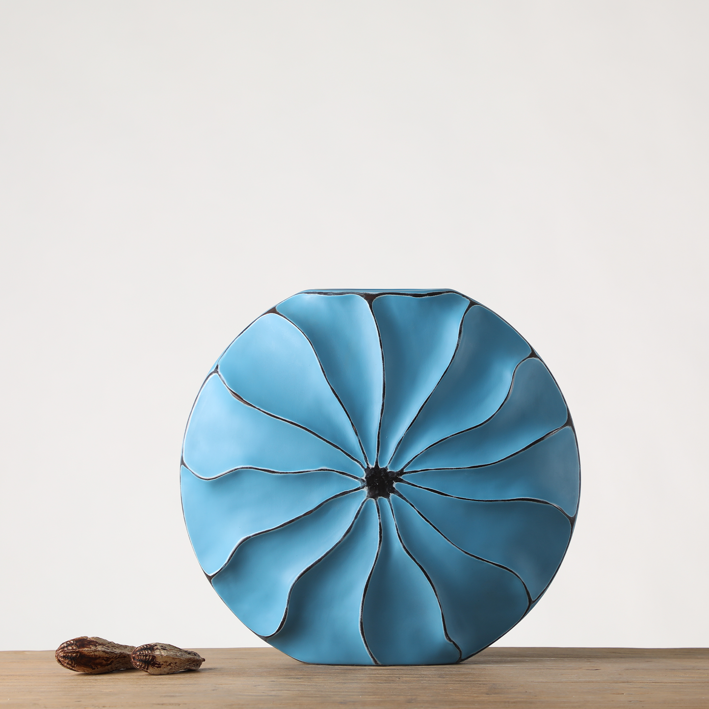 Modern artistic, sculptural, and contemporary eclectic,Round, Organic Shape