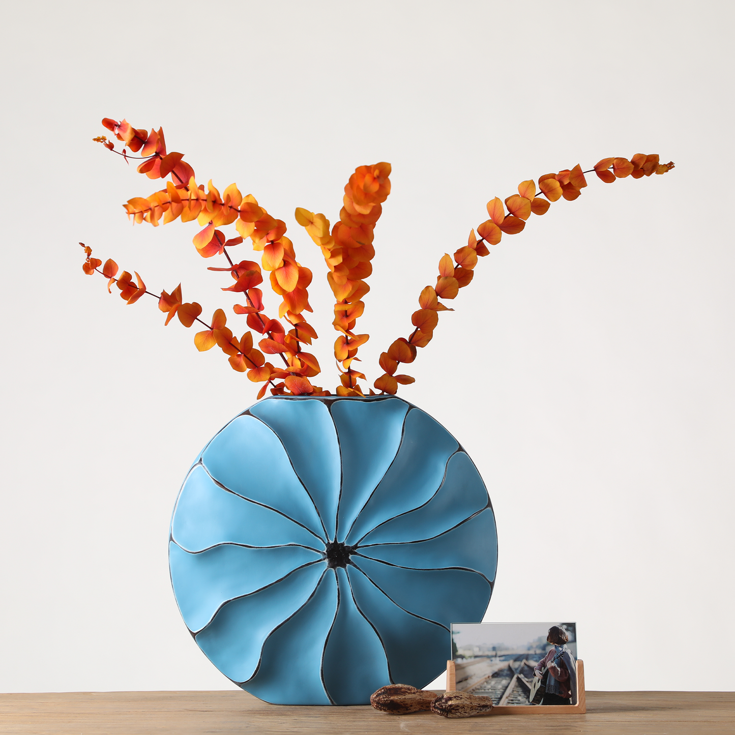 Modern artistic, sculptural, and contemporary eclectic,Round, Organic Shape