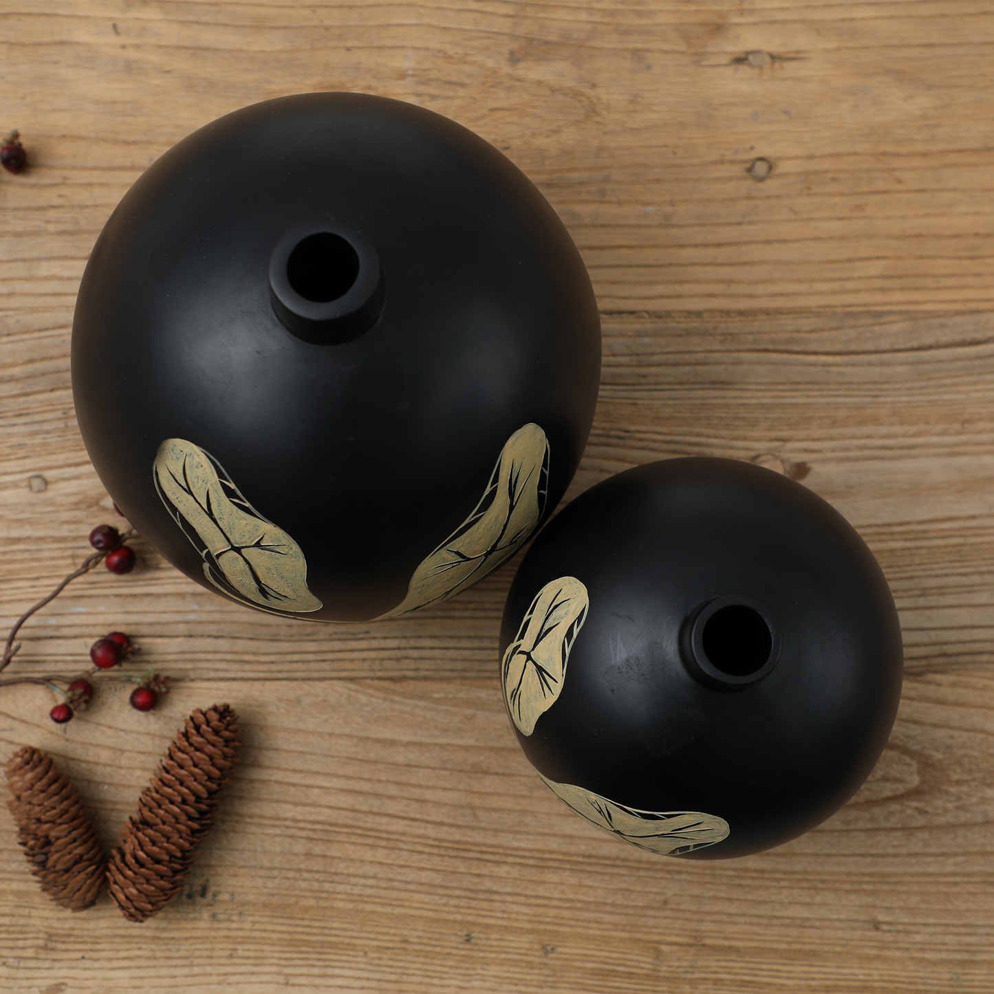 Decorative vase with an artistic and Modern organic design,vase